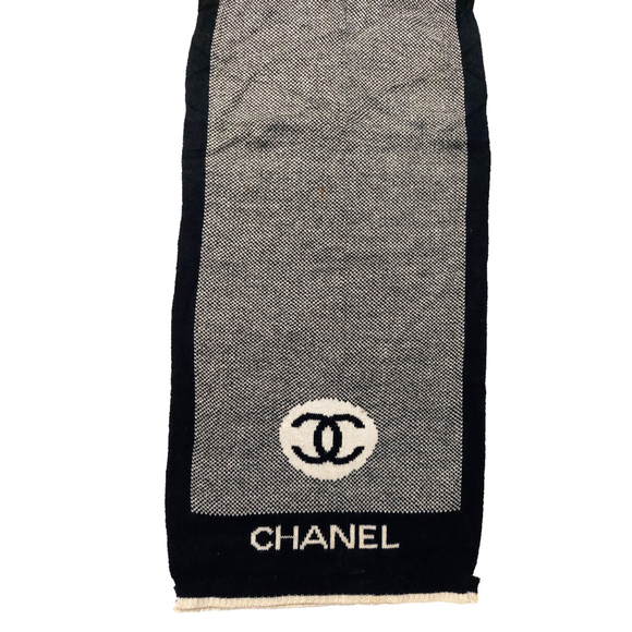 Vintage CHANEL Gray, Black, Ivory 100% Cashmere Wool Reversible Knit Scarf - Picture 9 of 16